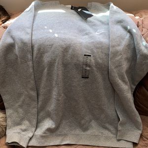 TAGS ON Men’s long sleeve crew neck